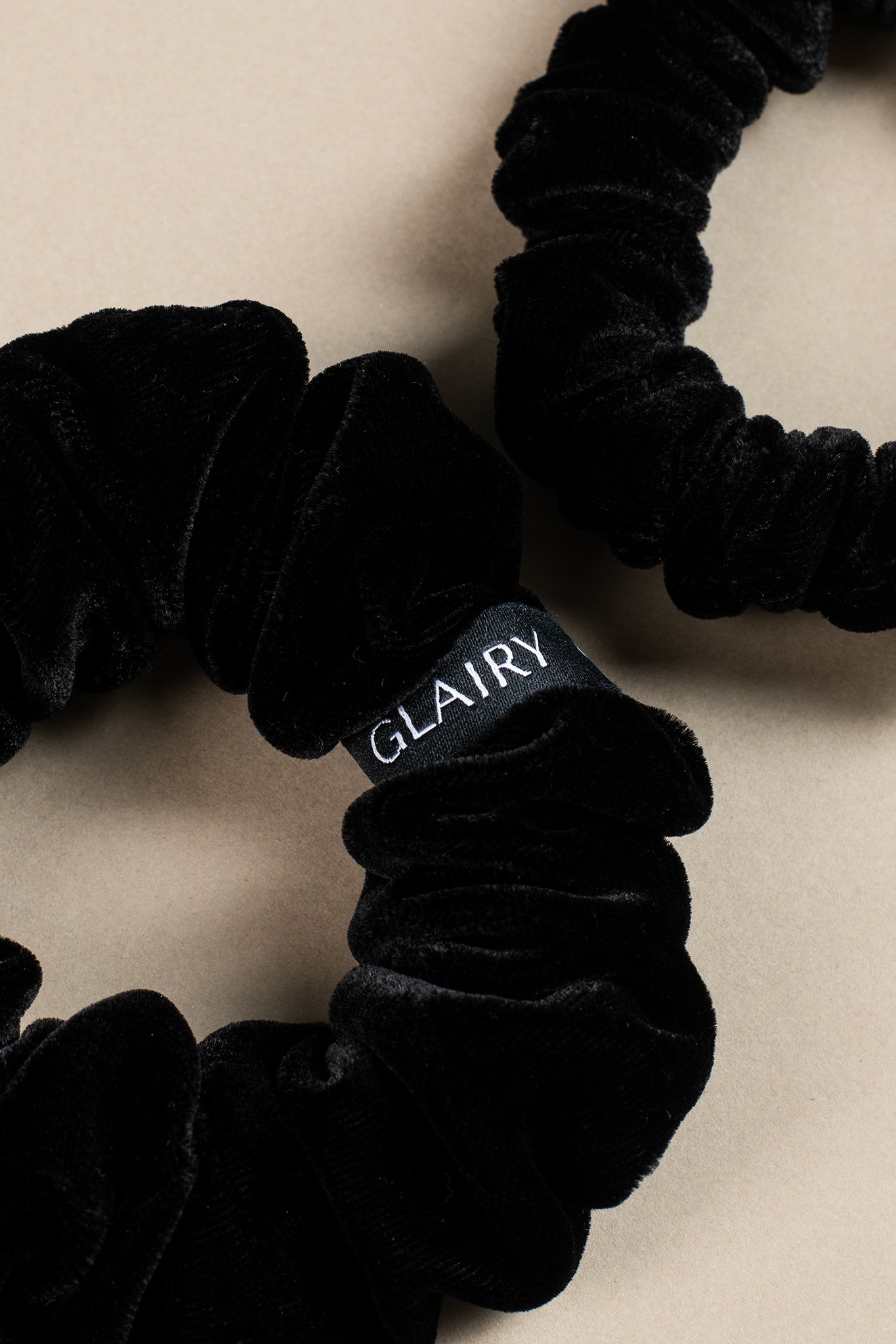 Must scrunchie set